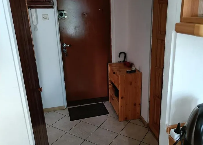 Appartement Spacious Near The Center Of 50m2 70' Tv And Ac