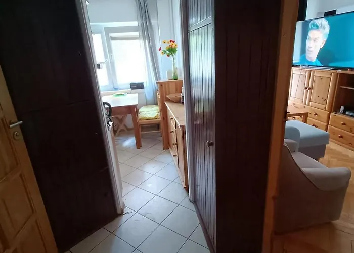 Spacious Near The Center Of 50m2 70' Tv And Ac